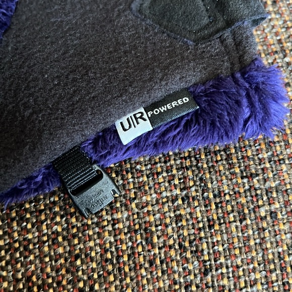 North Face Denali Gloves, size women’s small purple fuzzy with touch tech - Picture 6 of 11